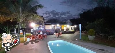 a área exterior é uma característica importante do Bar do Dedé Cipó