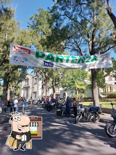 Guarda gli esterni di Garden Bar Epos Caffé