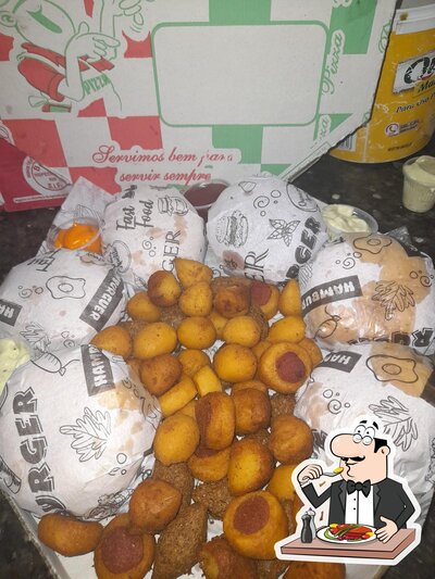 Comida em Pizzaria Itália