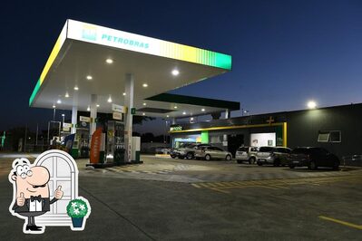 Desfrute da vista da área externa do Posto Petrobras