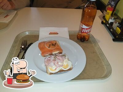 Migros Restaurant - Allschwil - Paradies offre un'ampia quantità di opzioni per gli amanti dell'hamburger