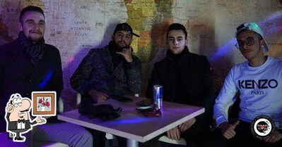 Siediti a un tavolo di Sound Cafe