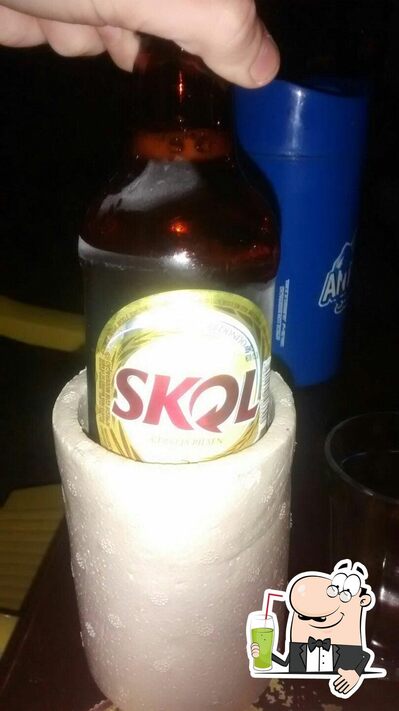 Espetinho do Lucas serve um número de drinques