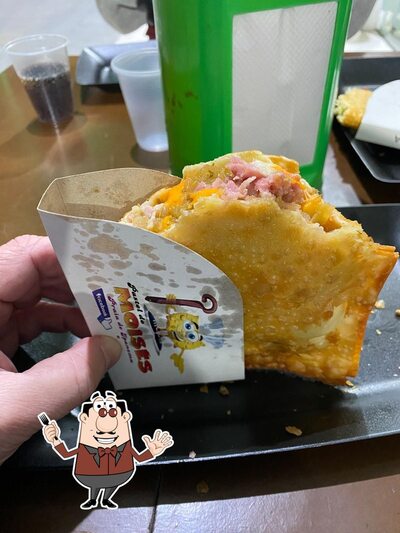 Comida em Pastel do Moisés