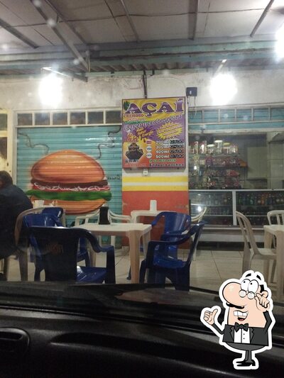 O interior do Ideal Lanches