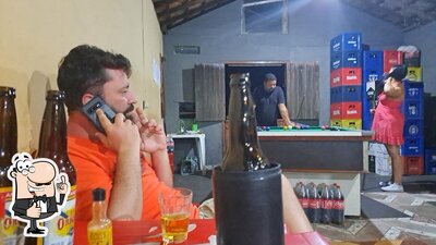 Desfrute de uma bebida no Bar do Bruno