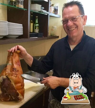 Curiosa tra l'ampia gamma di pasti a base di carne