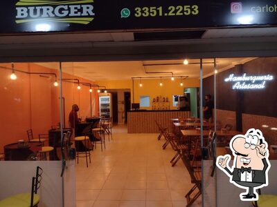 Veja imagens do interior do Carlo Burguer