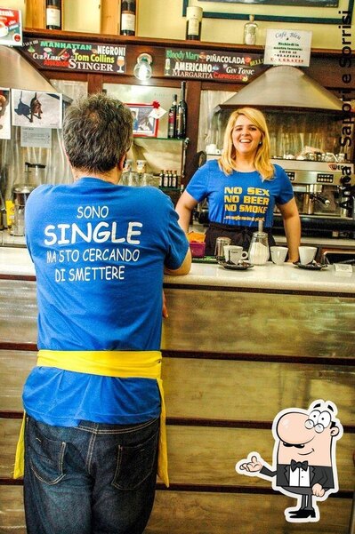 Siediti a un tavolo di Cafebleu Di Montebello Salvatore