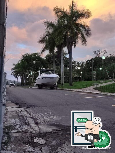 Veja a área externa do RIR Escarpas Lounge