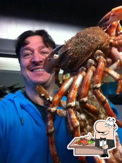 I clienti di Mr. Renzo's Restaurant ... possono ordinare vari prodotti di cucina di mare