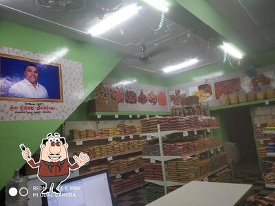 Food at Mahaveer Sweets