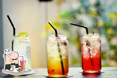 Peça diferentes drinques fornecidos no Café Do Prédio