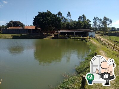 Veja imagens do exterior do Pesqueiro Lagoa Azul