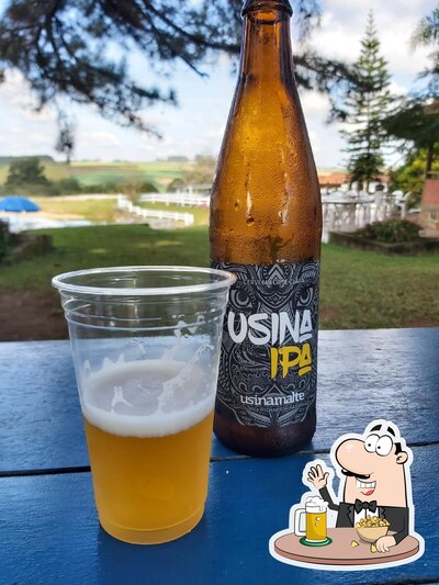 Desfute uma tulipa de cerveja leve ou escura