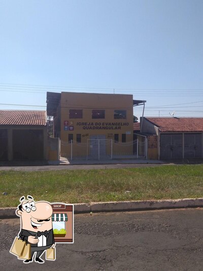 a área exterior é uma característica importante do Bar e marmitaria do Simão