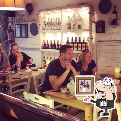 Gli interni di Osteria Maite
