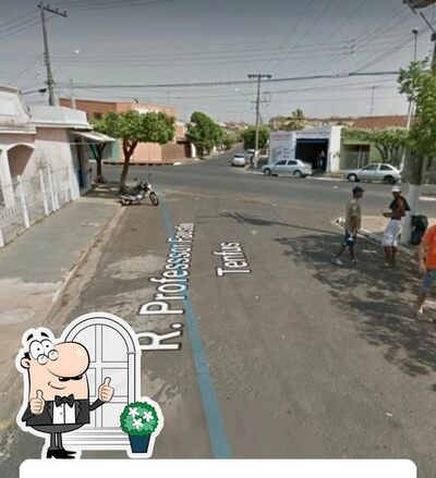 Você pode espairecer no na área externa do Bar Do Buiu