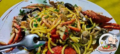 Assaggia i sapori della cucina di mare alla pizzeria La Grotta