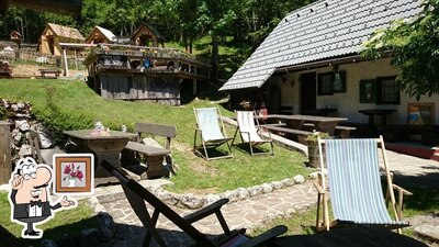 Siediti a un tavolo di Okrepcevalnica Slap