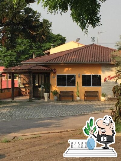 Veja imagens do exterior do A Taverna