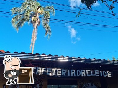 o exterior é uma característica importante do Café Da Cleide