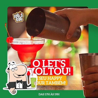 Desfrute de um drinque no Let's Eat Bandeiras