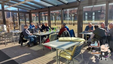 Siediti a un tavolo di Restaurant Tiergarten