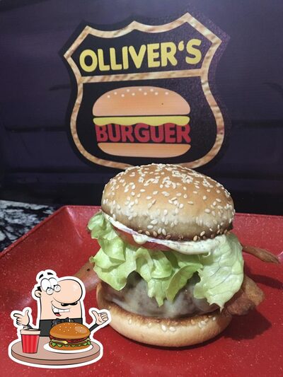 Peça um dos hambúrgueres oferecidos no Olliver's Burguer