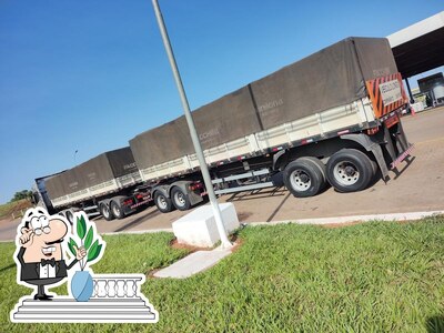 Veja a área externa do Posto Sertanejo Primavera