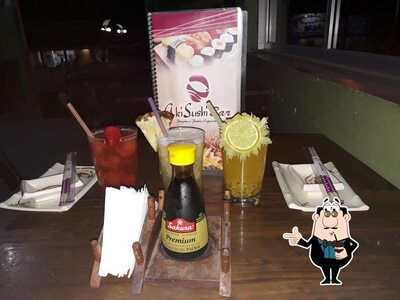 Desfrute de um drinque no AKI sushi