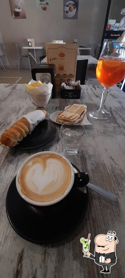 Vai a provare i tanti drink che propone Bar Tabacchi