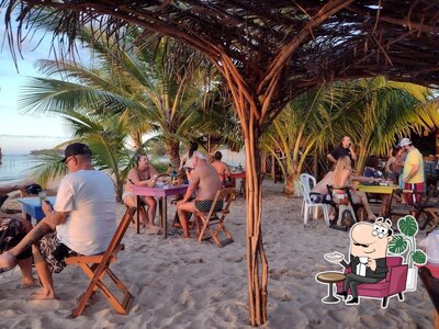 O interior do Bar da Praia