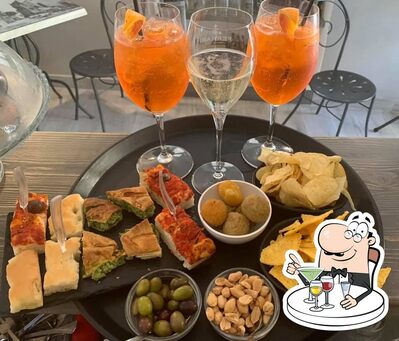 Scegli liquori e drink o cocktail alcolici