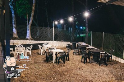 Veja imagens do interior do Quintal - Bar e Restaurante