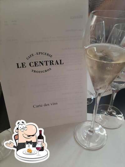 Commandez un verre de vin à Le Central