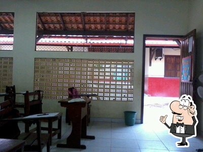 Sente em uma das mesas no Fluminense