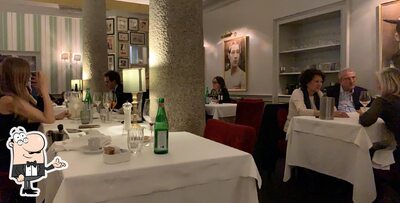 Siediti a un tavolo di Valentino Restaurant
