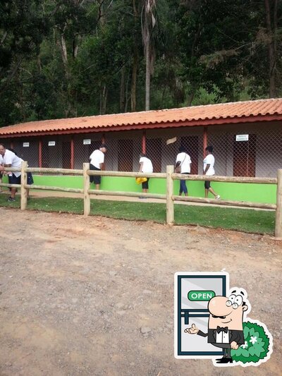 Desfrute da vista da área externa do Barraca Verde descida litoral