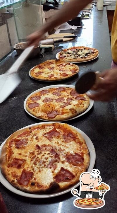 Ordina una pizza al ristorante Küsne Imbiss