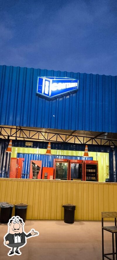 O interior do Bar Container Pelotas