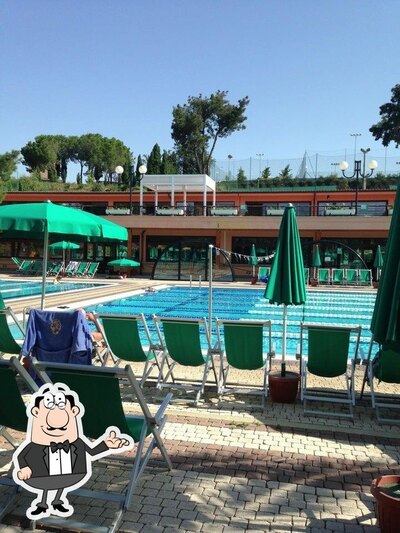 Dai un'occhiata agli interni di Villa York Sporting Club