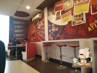 Meals at Munchy's