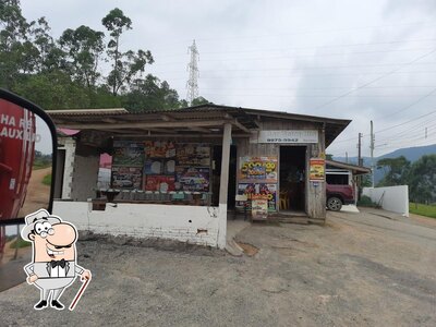 a área exterior é uma característica importante do Bar Beira Rio