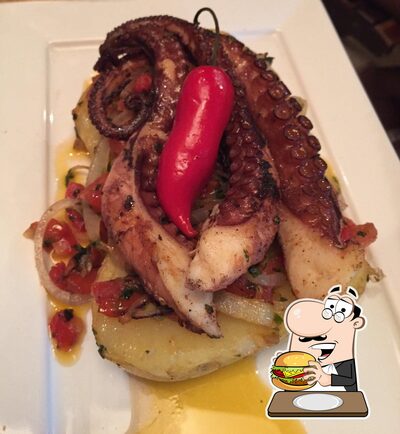 Peça um hambúrguer no Café do Forte