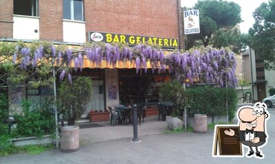 Guarda gli esterni di BAR ROYAl(BELFIORE)