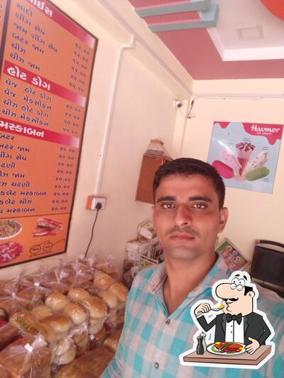 Meals at Famous Sandwich