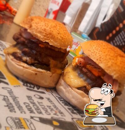 Delicie-se com um hambúrguer no Mak Burguer