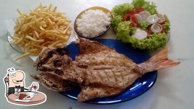 Pratos de carne são oferecidos no Barraca Do Peu