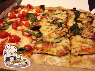 Scegli una pizza alla pizzeria Osteria Da Fortunata